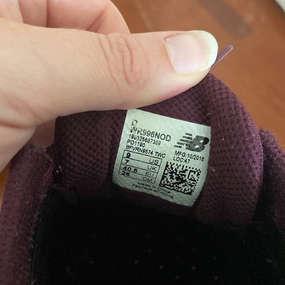 New Balance 996 sneakers purple women’s size 9 - Picture 8 of 8